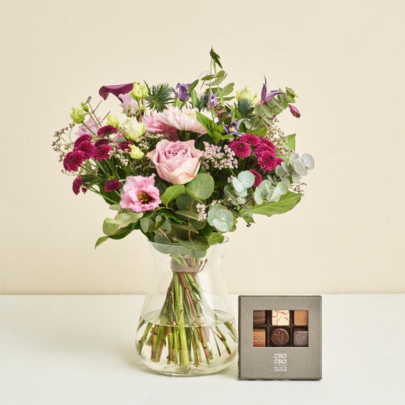 Floristens eksklusive buket med CHO CHO 9 stk.